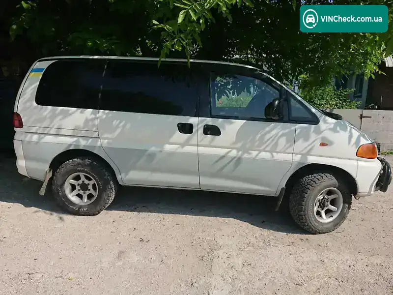 Mitsubishi Space Gear 1999, фото з оголошення 2 з 10, VIN JMBJZPB5VXA004273
