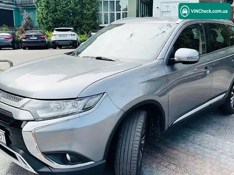 Mitsubishi Outlander 2018, фото з оголошення 1 з 20, VIN JA4AD3A31KZ019670