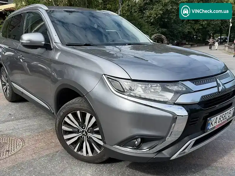 Mitsubishi Outlander 2018, фото з оголошення 2 з 20, VIN JA4AD3A31KZ019670