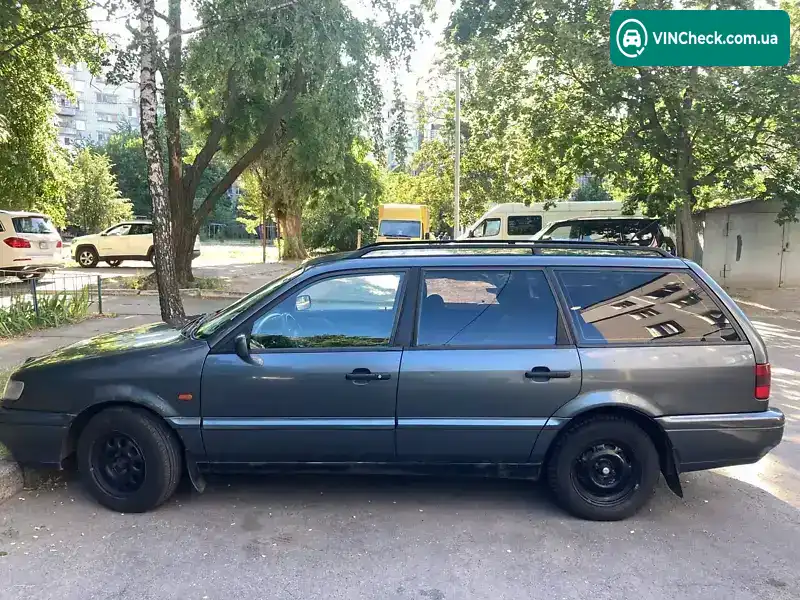 Volkswagen Passat 1995, фото з оголошення 1 з 9, VIN WVWZZZ3AZSE244751