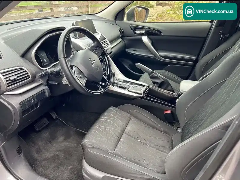 Mitsubishi Eclipse Cross 2018, фото з оголошення 2 з 7, VIN JA4AT4AA4JZ607309