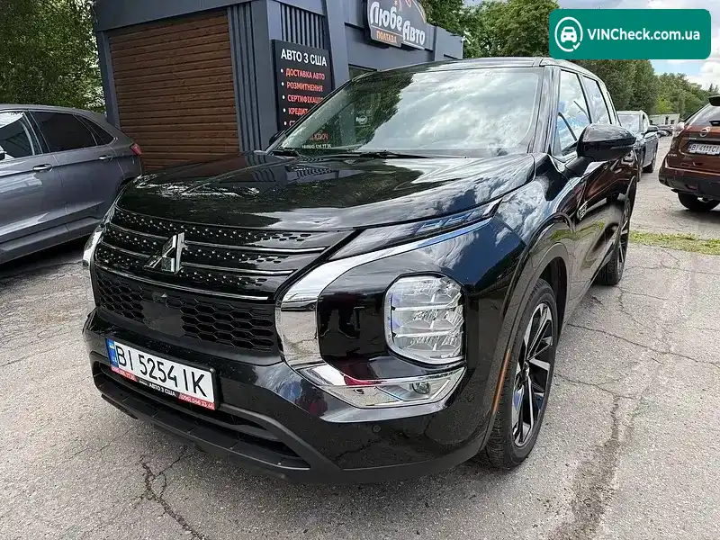 Mitsubishi Outlander 2024, фото з оголошення 2 з 21, VIN JA4T5VA97RZ056240