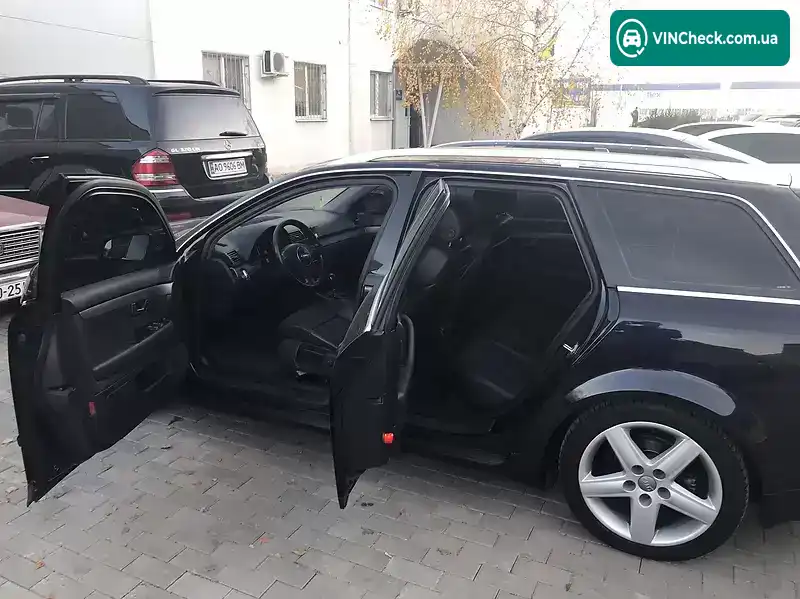 Audi A4 2002, фото з оголошення 2 з 10, VIN 4JGBF22E48A436377