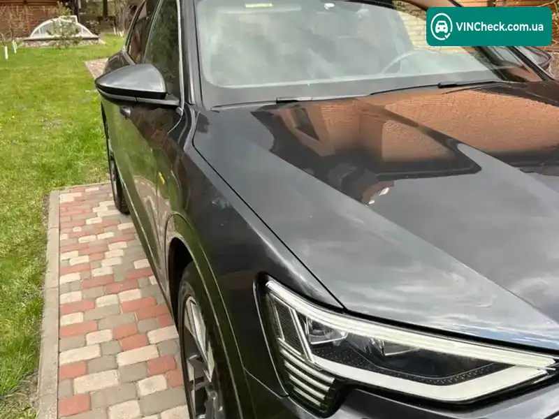 Audi e-tron 2019, фото з оголошення 2 з 12, VIN WAUZZZGE3LB005962