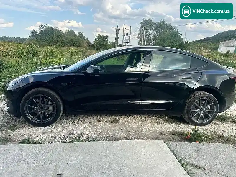 Tesla Model 3 2018, фото з оголошення 2 з 10, VIN 5YJ3E1EA0JF020614