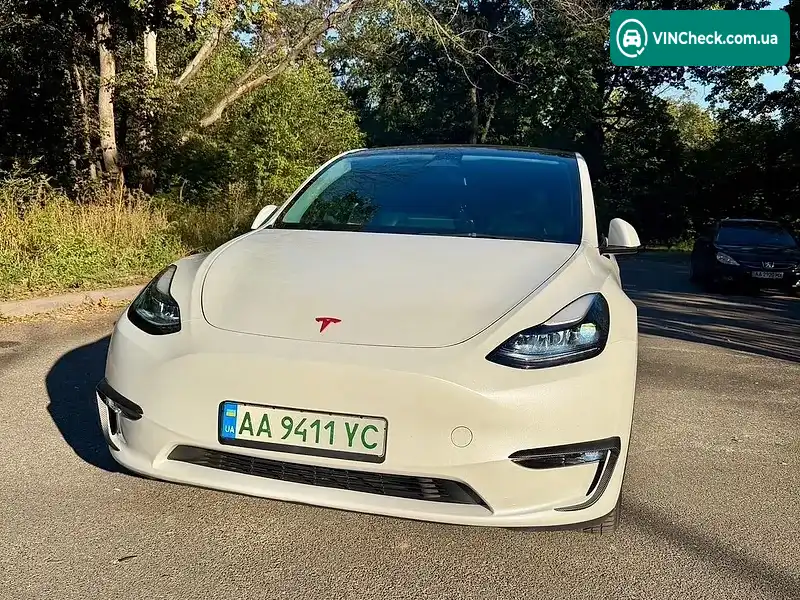 Tesla Model Y 2023, фото з оголошення 2 з 17, VIN 7SAYGDEF3PF758674