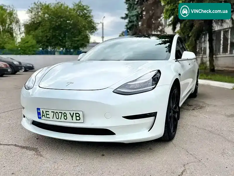 Tesla Model 3 2018, фото з оголошення 1 з 16, VIN 5YJ3E1EA2JF164682
