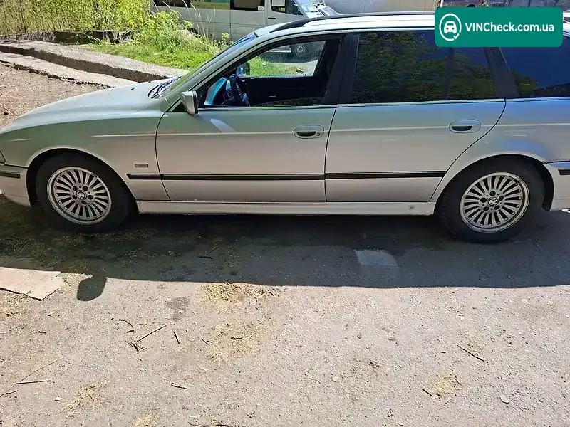 BMW 5 Series 2000, фото з оголошення 1 з 8, VIN WBADP91060GX71826