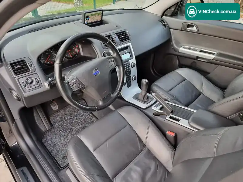Volvo V50 2012, фото з оголошення, VIN YV1MW84F2C2680938