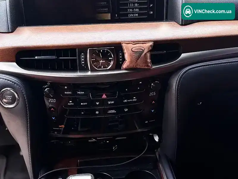 Lexus LX 2017, фото з оголошення 2 з 12, VIN JTJCV00W904006467