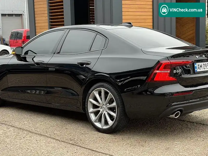 Volvo S60 2020, фото з оголошення 2 з 20, VIN 7JR102FK3MG093393