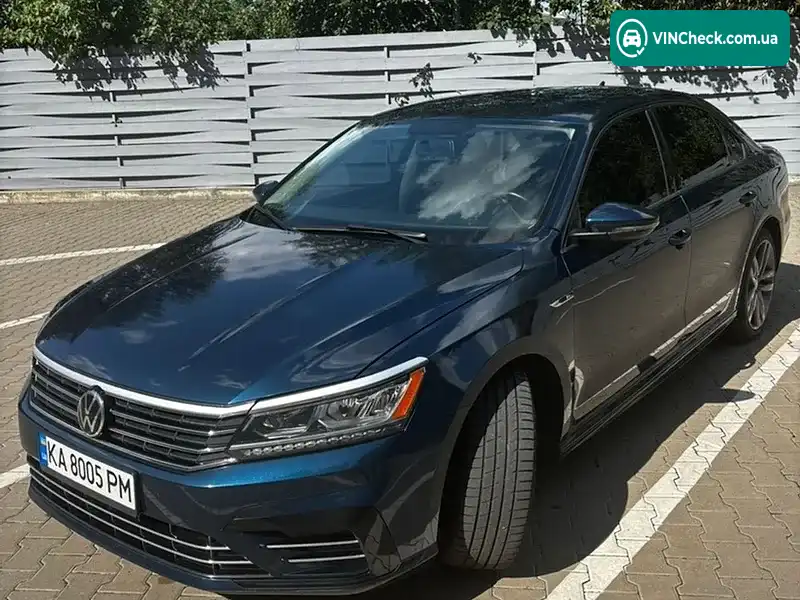Volkswagen Passat 2017, фото з оголошення 2 з 20, VIN 1VWAA7A32JC011713