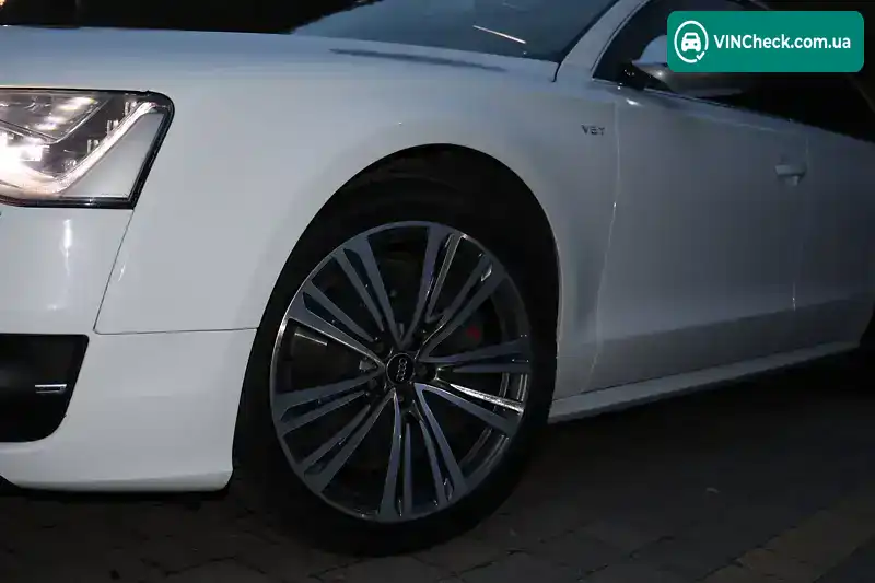 Audi S8 2013, фото з оголошення 2 з 17, VIN WAUD2AFDXEN007346