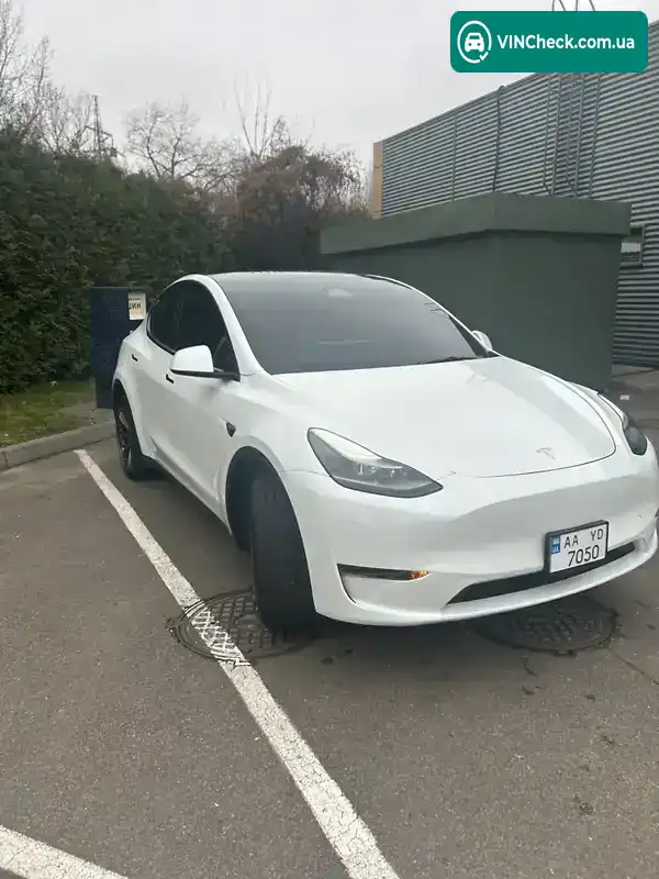 Tesla Model Y 2025, фото з оголошення 1 з 21, VIN 7SAYGDEDXSF303960