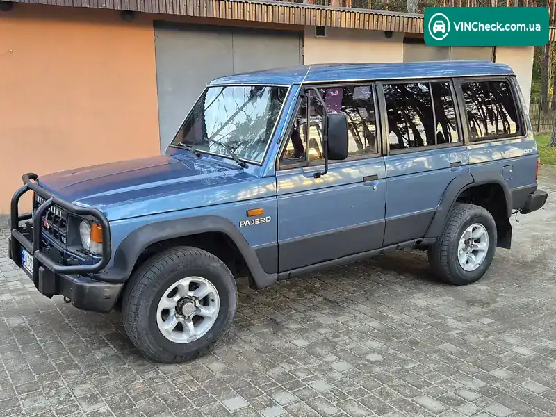 Mitsubishi Pajero 1990, фото з оголошення 2 з 10, VIN JMBL146GWLJ551455