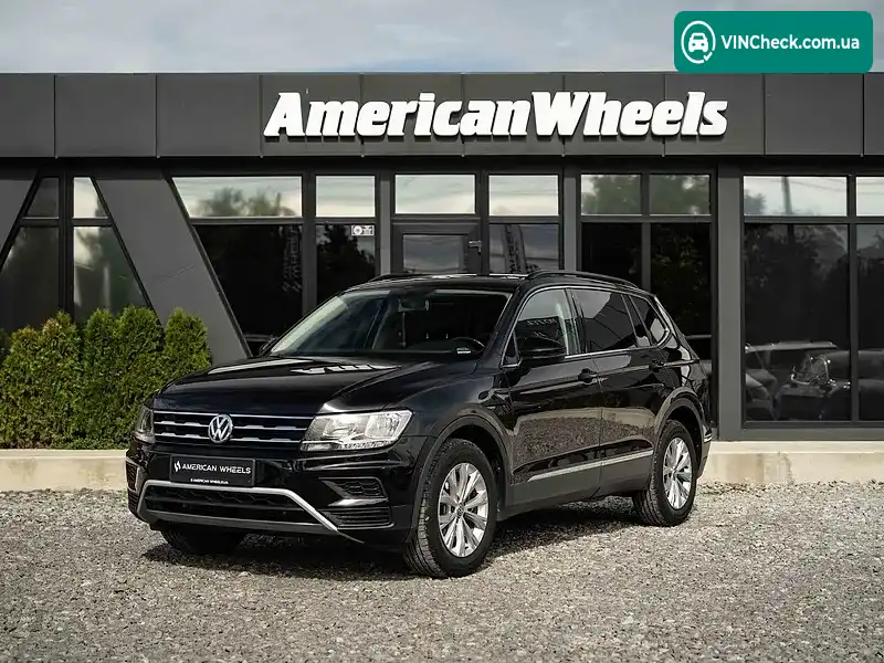 Volkswagen Tiguan 2018, фото з оголошення 1 з 20, VIN 3VV3B7AX9JM139877