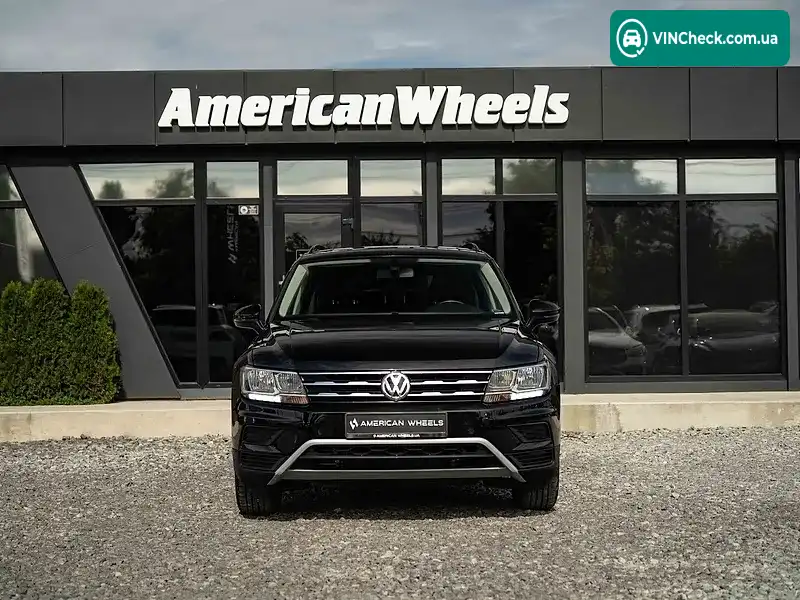 Volkswagen Tiguan 2018, фото з оголошення 2 з 20, VIN 3VV3B7AX9JM139877