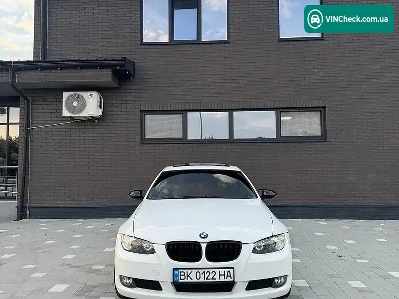 BMW 3 Series 2007, фото з оголошення 1 з 12, VIN WBAWB33507P131019