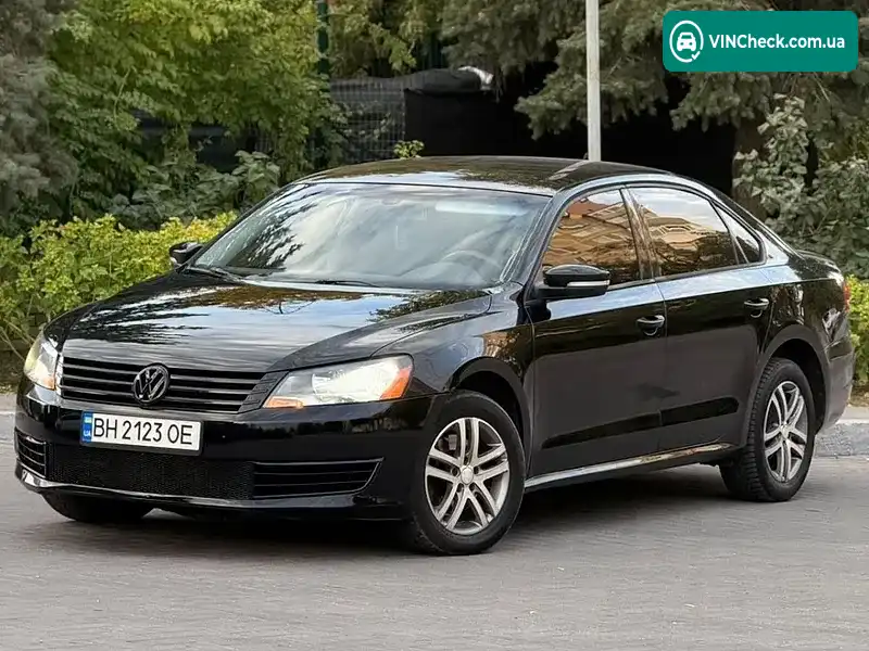 Volkswagen Passat 2012, фото з оголошення 1 з 13, VIN 1VWAP7A33DC062348