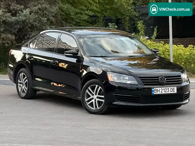 Volkswagen Passat 2012, фото з оголошення 2 з 13, VIN 1VWAP7A33DC062348