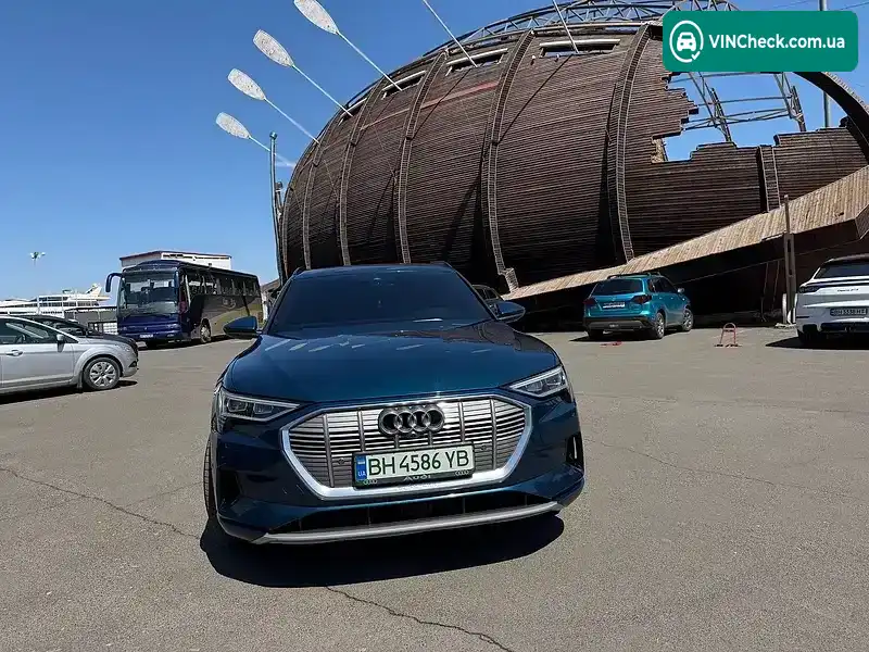 Audi e-tron 2019, фото з оголошення 2 з 21, VIN WAUZZZGE9KB004202