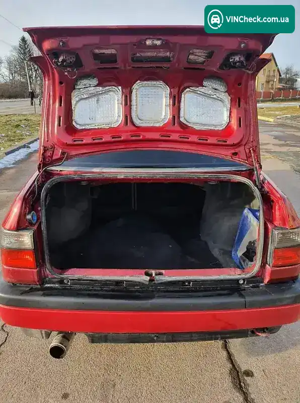Volkswagen Vento 1993, фото з оголошення 2 з 20, VIN WVWZZZ1HZPW691707