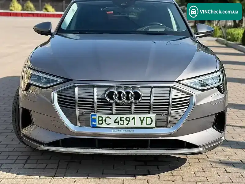 Audi e-tron 2019, фото з оголошення 2 з 15, VIN WA1VAAGE4KB023955