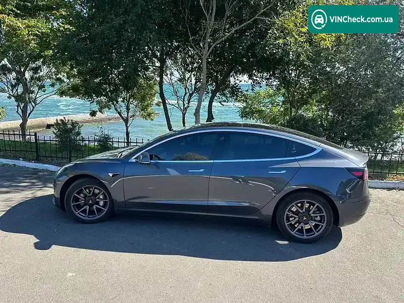 Tesla Model 3 2019, фото з оголошення 2 з 21, VIN 5YJ3E1EB4KF390829