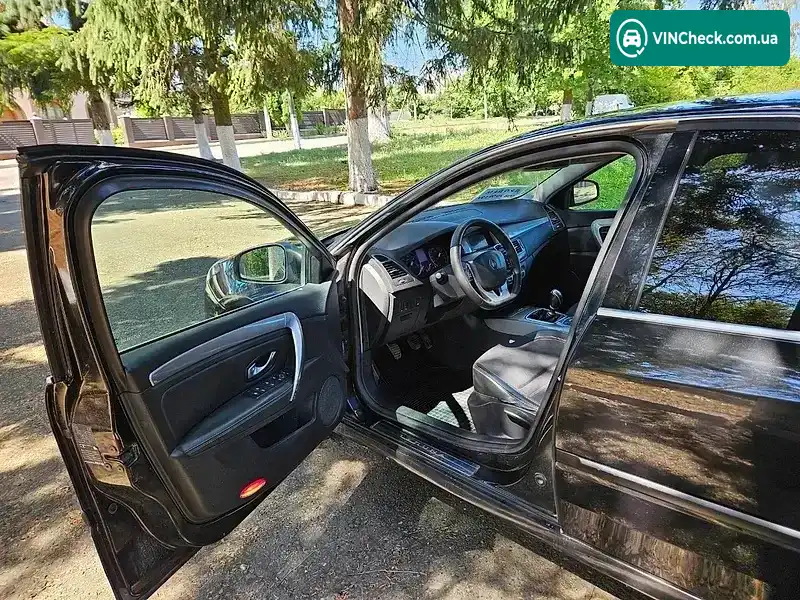 Renault Laguna 2011, фото з оголошення 2 з 20, VIN VF1BT1R0645496038