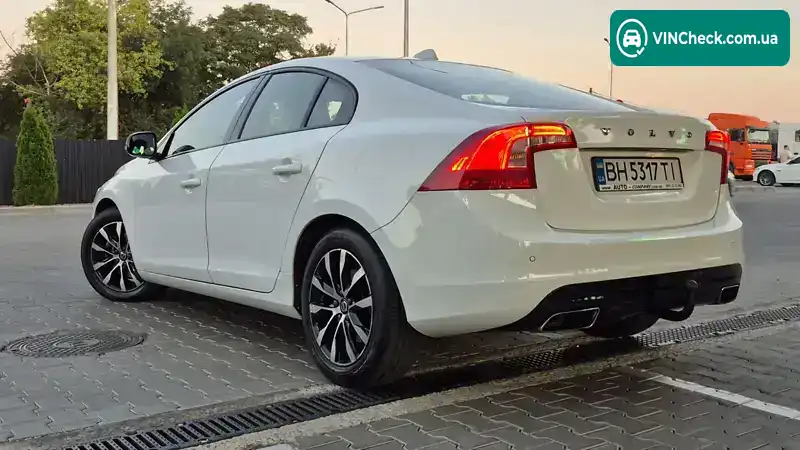 Volvo S60 2017, фото з оголошення 1 з 21, VIN YV1FS78C0J2457575