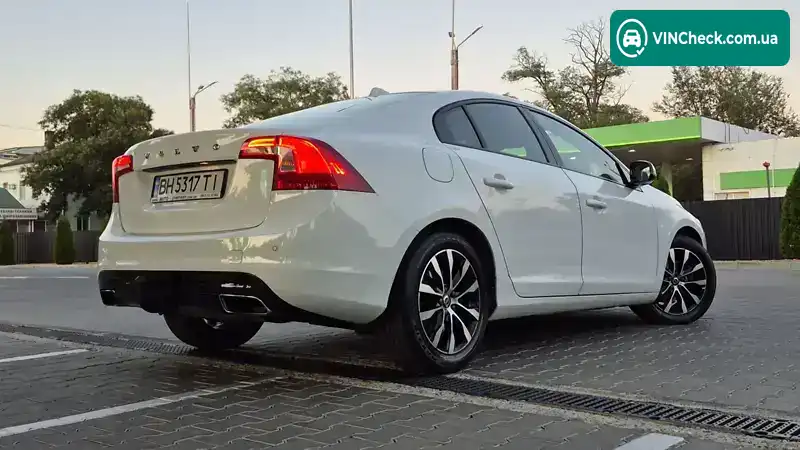 Volvo S60 2017, фото з оголошення 2 з 21, VIN YV1FS78C0J2457575