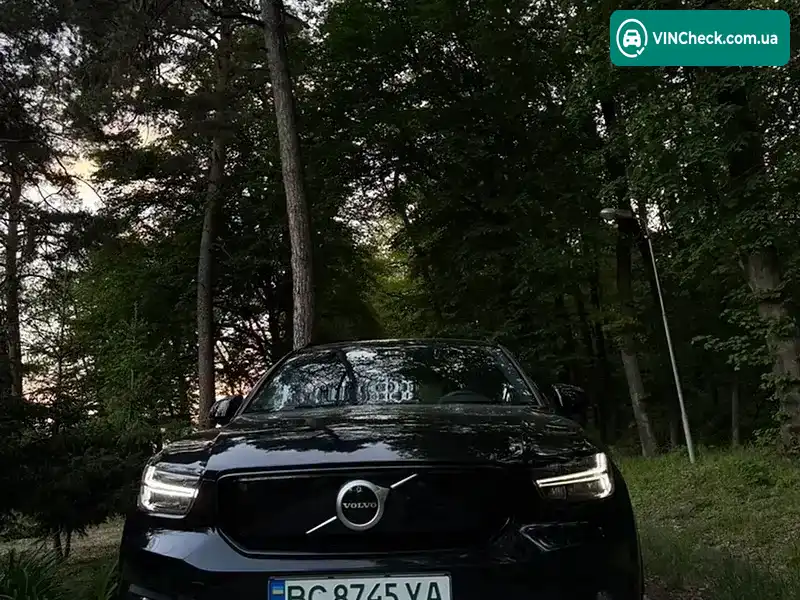 Volvo XC40 2020, фото з оголошення 2 з 14, VIN YV1XZEDVEM2491658