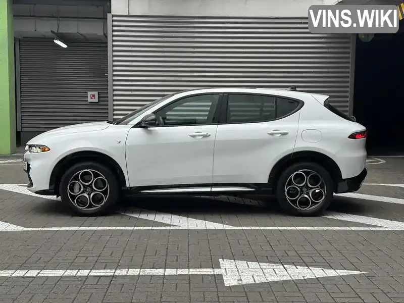Alfa Romeo Tonale 2023, фото з оголошення 2 з 21, VIN ZASPATCW2R3032378