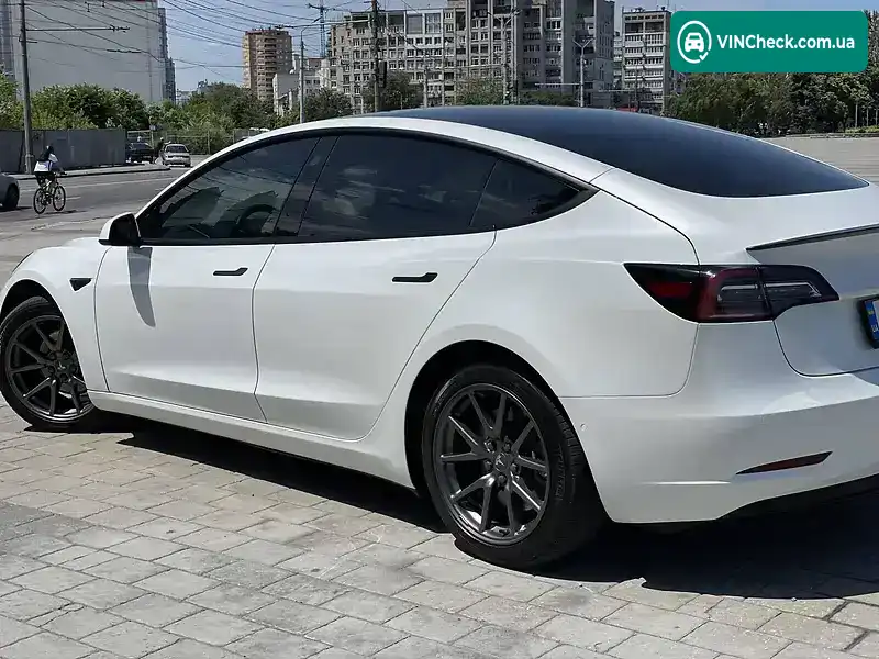 Tesla Model 3 2020, фото з оголошення 2 з 10, VIN 5YJ3E1EBXLF637854