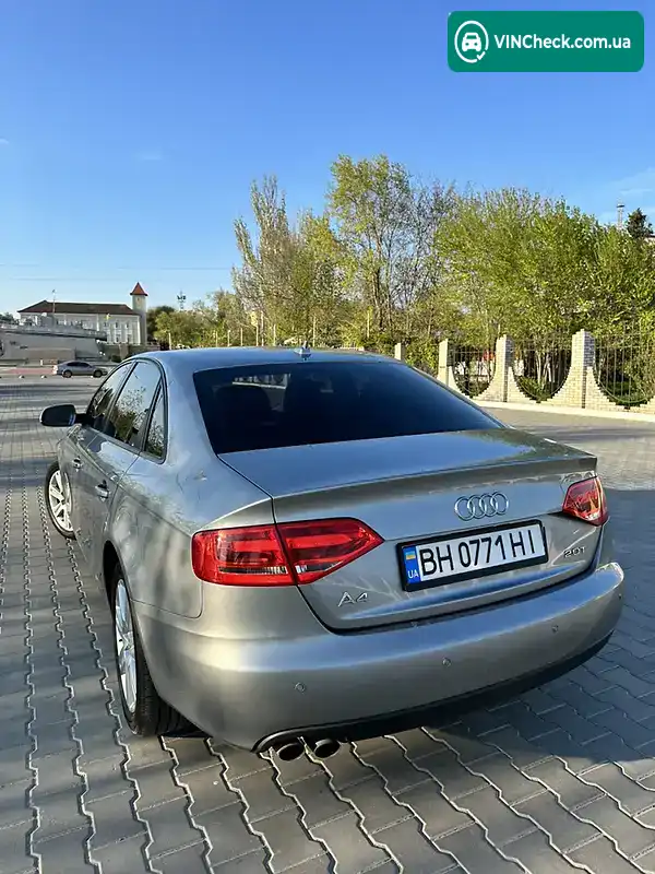 Audi A4 2011, фото з оголошення 2 з 13, VIN WAUAFAFL2BN050069