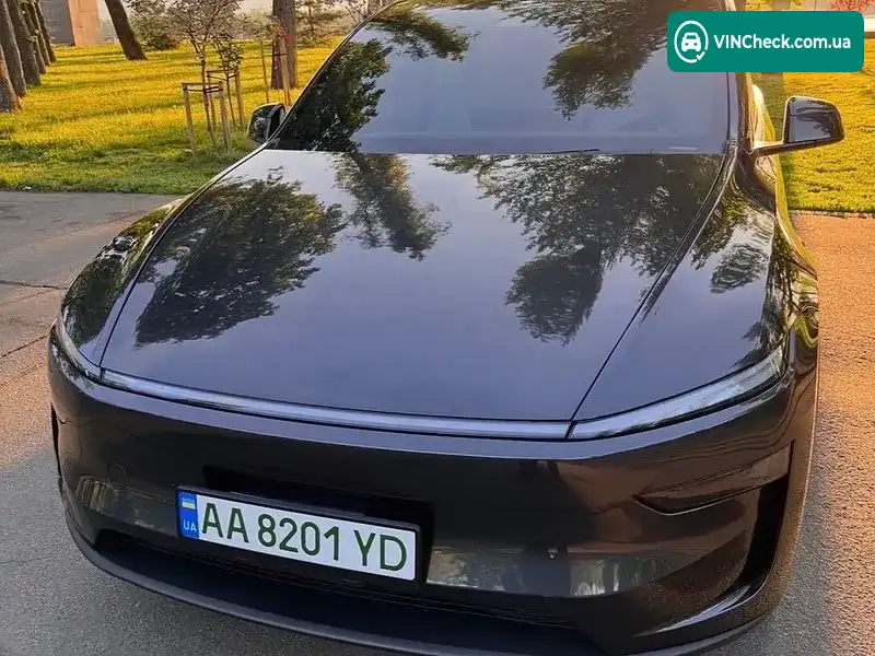 Tesla Model Y 2025, фото з оголошення 1 з 20, VIN 7SAYGDEE6TF325724