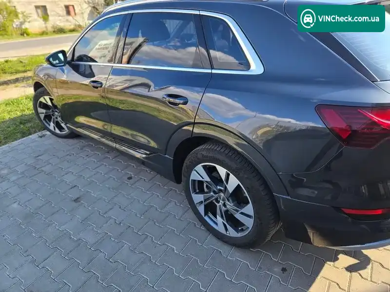 Audi e-tron 2020, фото з оголошення 1 з 18, VIN WAUZZZGE0LB040359