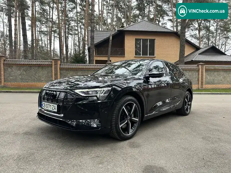 Audi e-tron 2019, фото з оголошення 1 з 20, VIN WAUZZZGE1KB016960