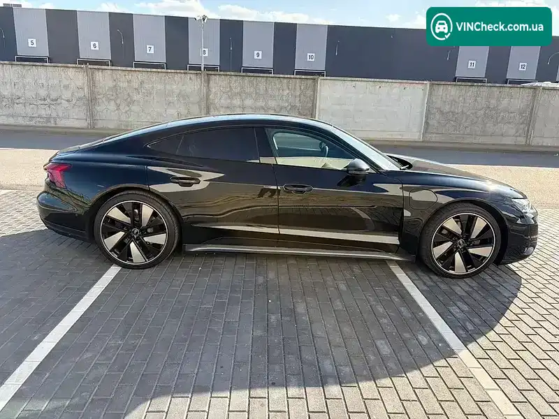 Audi e-tron GT 2021, фото з оголошення 2 з 15, VIN WAUZZZFW8N7000658