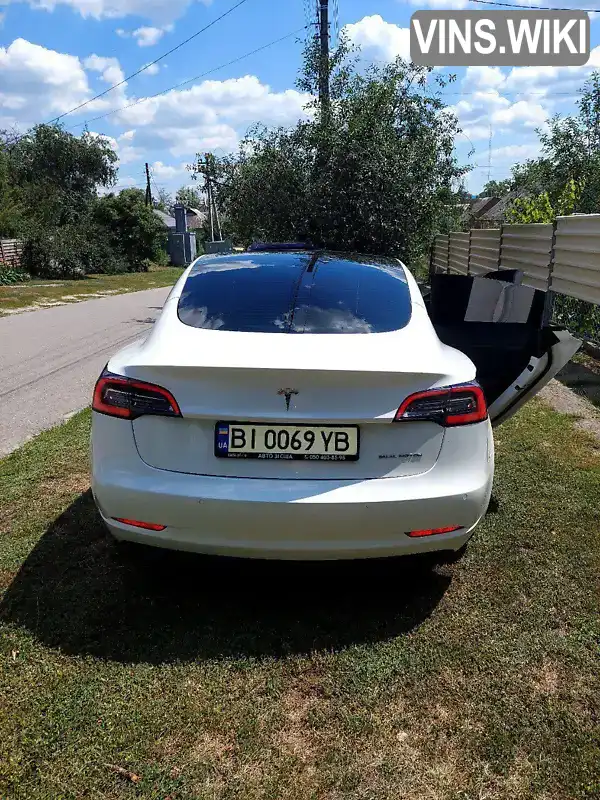 Tesla Model 3 2021, фото з оголошення 1 з 16, VIN 5YJ3E1EB8MF975786