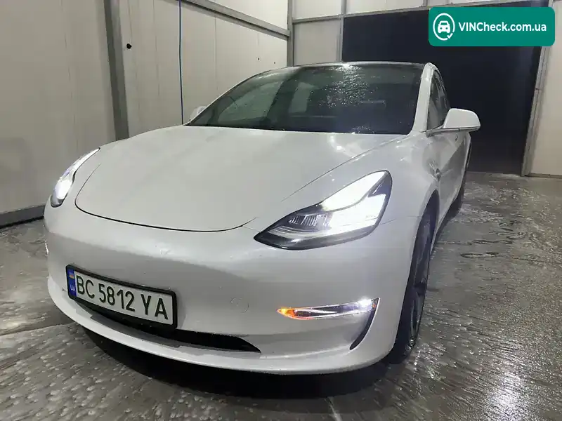 Tesla Model 3 2019, фото з оголошення 1 з 18, VIN 5YJ3E1EB2KF493702