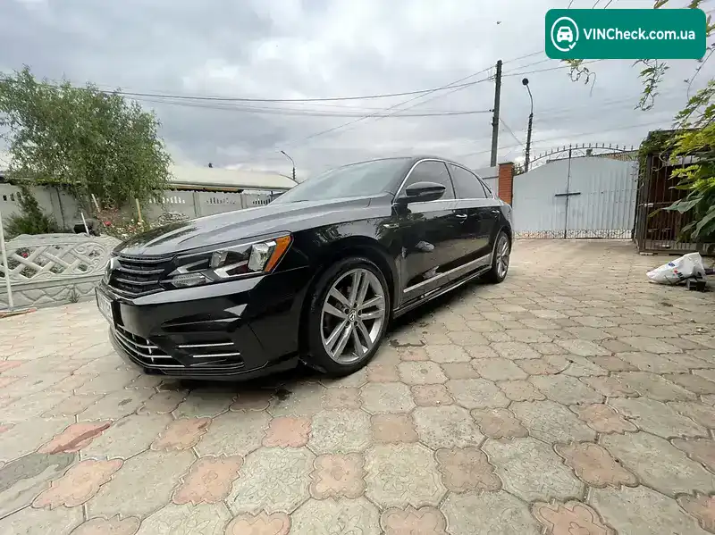 Volkswagen Passat 2016, фото з оголошення 1 з 19, VIN 1VWDT7A30HC039107