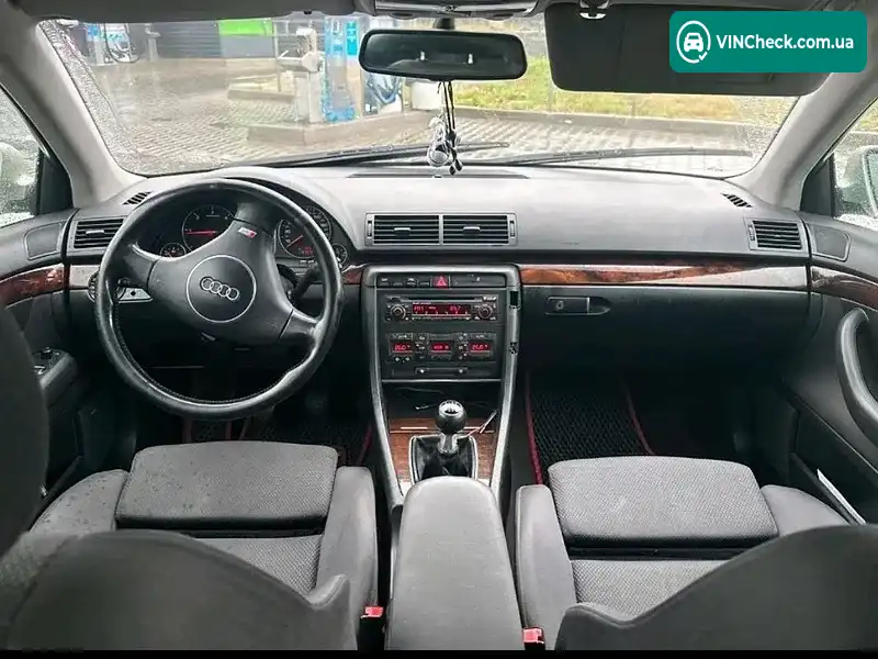 Audi A4 2002, фото з оголошення 2 з 10, VIN WAUZZZ8E22A219103