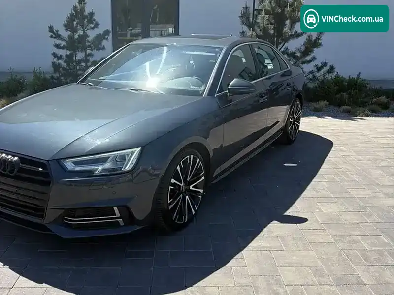 Audi A4 2018, фото з оголошення 2 з 12, VIN WAUENBF42JA116290