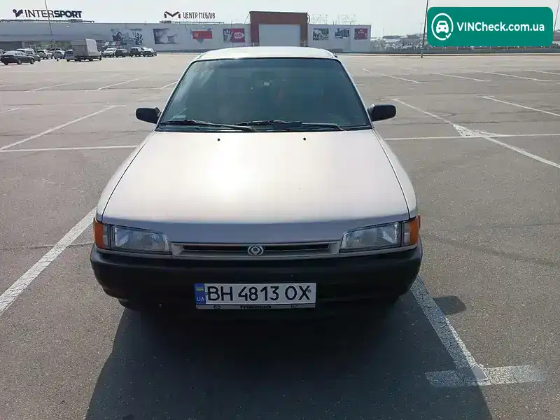 Mazda 323 1993, фото з оголошення 2 з 9, VIN JMZBG124200773456