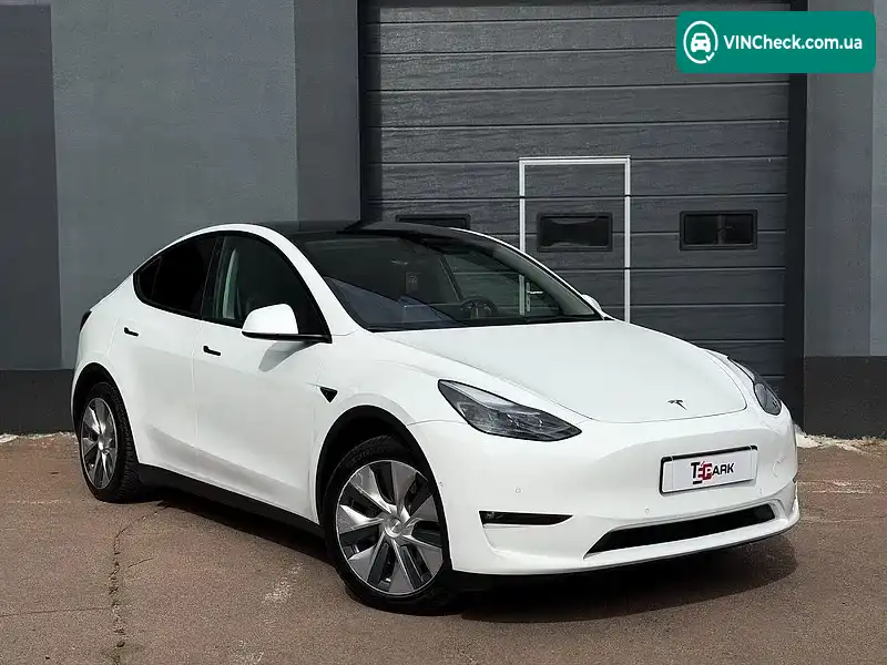 Tesla Model Y 2022, фото з оголошення 2 з 20, VIN 7SAYGAEE2NF383055