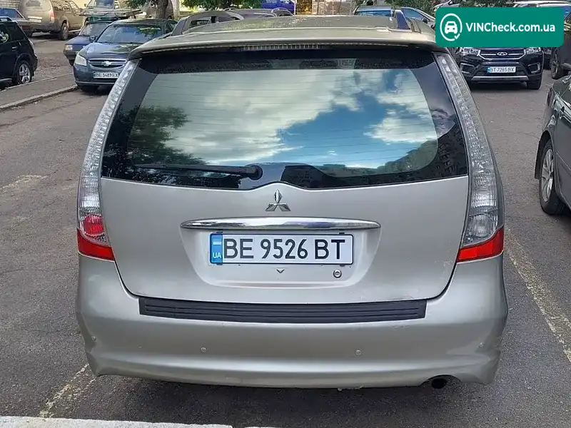 Mitsubishi Grandis 2007, фото з оголошення 2 з 8, VIN JMBLRNA4W7Z001230