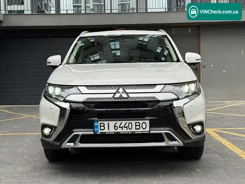 Mitsubishi Outlander 2019, фото з оголошення 2 з 20, VIN JMBXTGF3WLZ000349