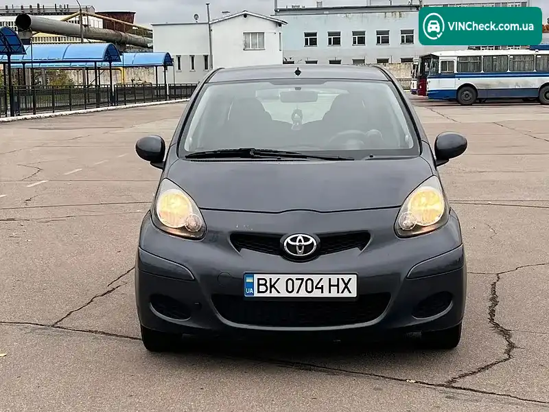 Toyota Aygo 2009, фото з оголошення 2 з 17, VIN JTDKG10C00N337713
