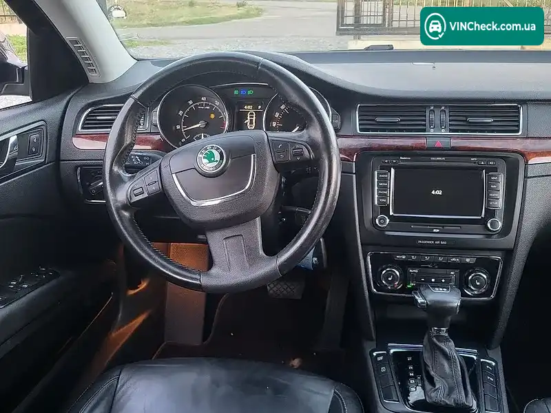 Skoda Superb 2010, фото з оголошення 2 з 9, VIN TMBAB73T199026712